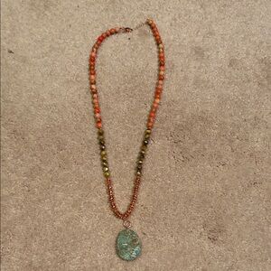 Bares rose gold with stone pendant